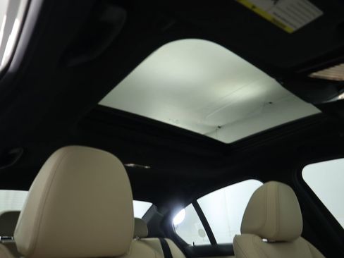 New 2026 BMW 330i Sedan w/ Premium Package image 17