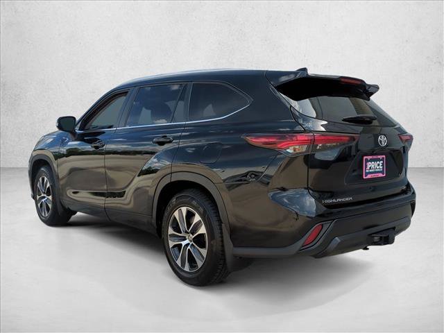 Used 2024 Toyota Highlander XLE FWD image 8