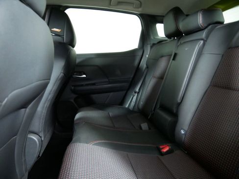 New 2026 Nissan Kicks SR AWD/4WD image 16