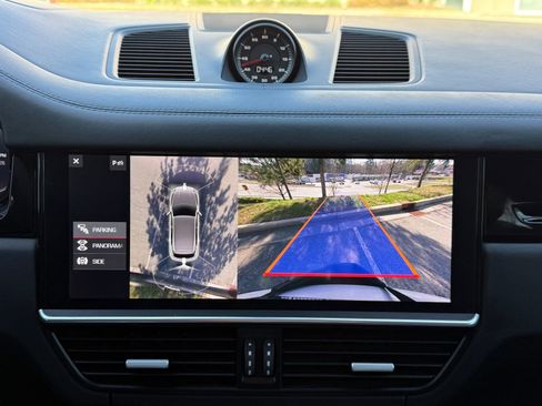 Used 2019 Porsche Cayenne Turbo image 29