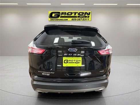 Used 2024 Ford Edge Titanium image 4