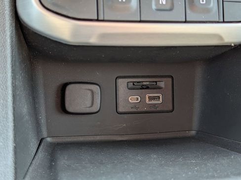 Used 2023 GMC Acadia SLT w/ Technology Package AWD/4WD image 52