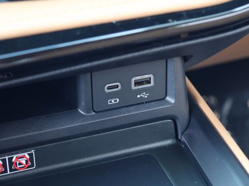 Certified 2025 Lexus NX 250 FWD w/ Towing Package (2000 Lbs) image 29