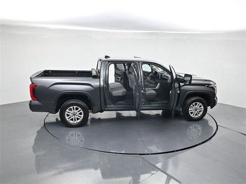 Used 2022 Toyota Tundra SR5 w/ SR5 Convenience Package image 45