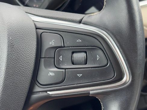 Used 2021 Buick Encore GX Select w/ Sport Touring Package FWD image 18