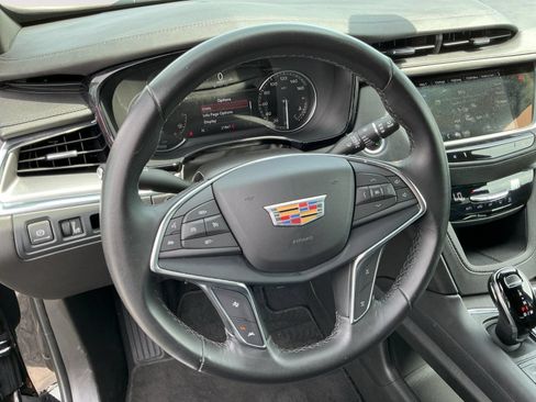 Used 2023 Cadillac XT5 Luxury FWD image 12
