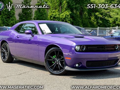 Used 2018 Dodge Challenger SXT w/ Blacktop Package RWD image 1