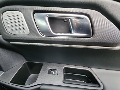 Used 2025 Ford Explorer ST image 34