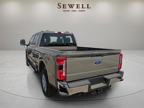 New 2026 Ford F250 XLT w/ XLT Premium Package image 3