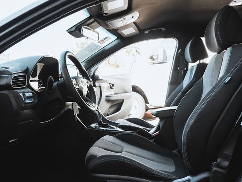 Used 2019 Hyundai Veloster 2.0 image 10