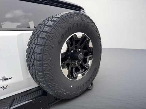 Used 2024 GMC Hummer EV 2X w/ Extreme Off-Road Package AWD/4WD image 37
