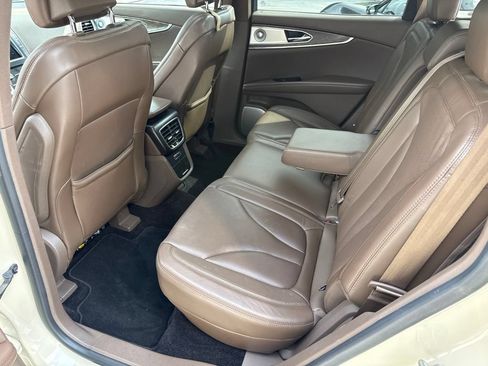 Used 2016 Lincoln MKX Reserve w/ Luxury Package AWD/4WD image 11