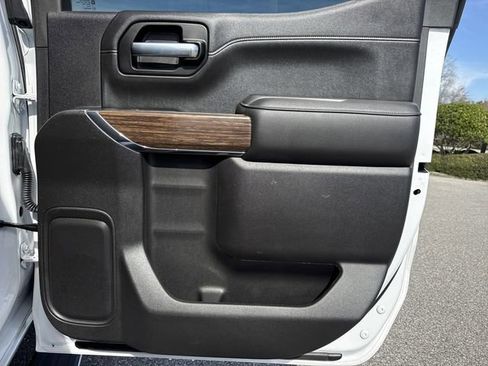 Used 2021 Chevrolet Silverado 1500 High Country image 30