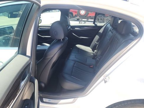 Used 2019 BMW 530e RWD image 21