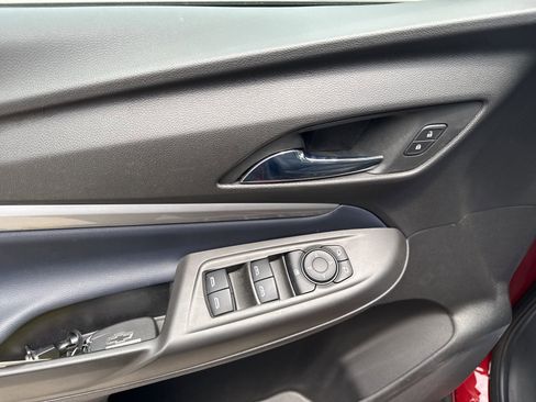 Used 2022 Chevrolet Bolt EUV LT w/ Convenience Package FWD image 16