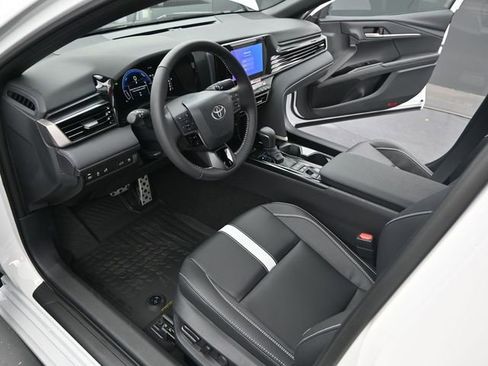 New 2026 Toyota Camry Hybrid FWD image 4