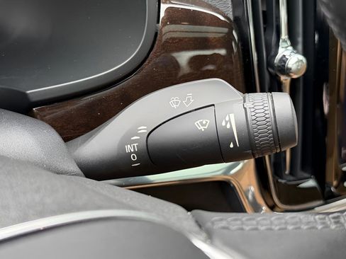 Used 2018 Volvo S90 T5 Momentum image 40