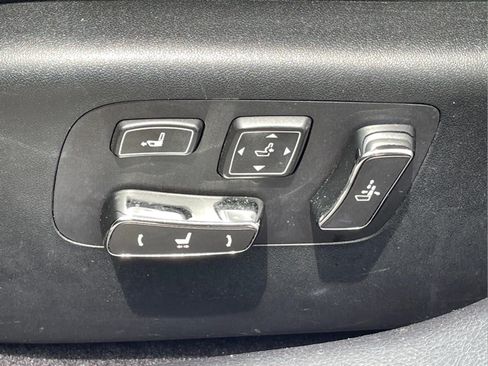 Used 2015 Lexus LS 460 w/ Comfort Package RWD image 18