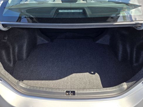 Used 2018 Toyota Corolla LE FWD image 27