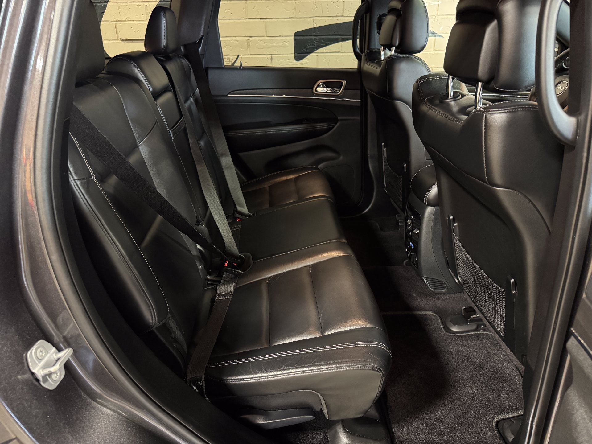 Used 2017 Jeep Grand Cherokee Limited AWD/4WD image 21