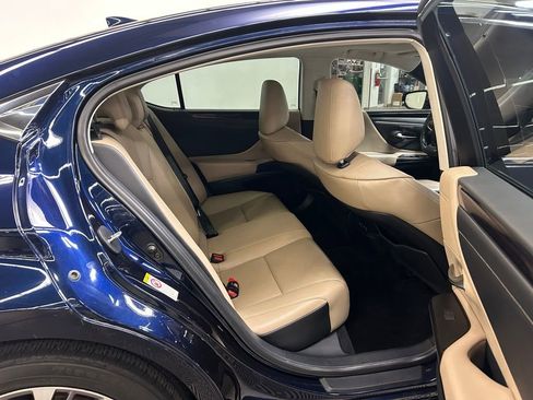 Used 2019 Lexus ES 350 w/ Premium Package FWD image 12