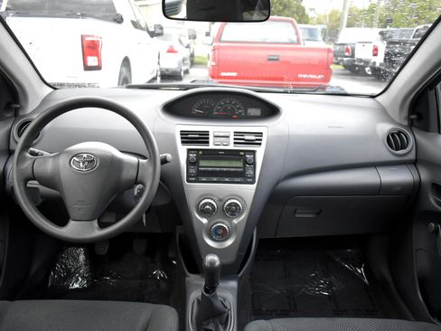 Used 2010 Toyota Yaris Sedan image 12