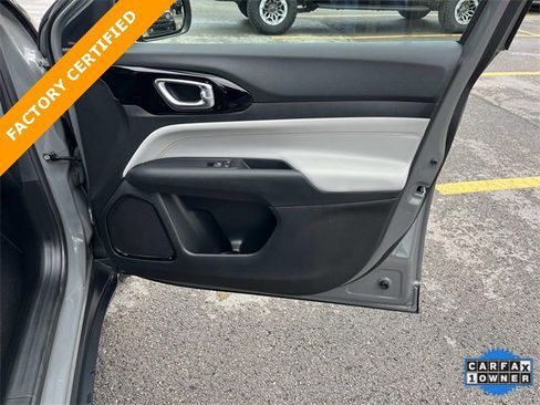 Certified 2022 Jeep Compass Limited image 22