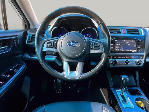 Used 2017 Subaru Outback 2.5i Limited AWD/4WD image 6