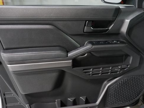 Certified 2025 Toyota Tacoma SR5 RWD image 31