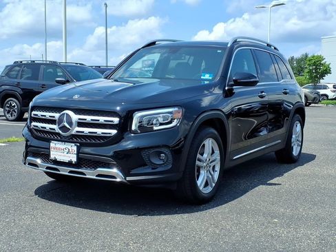 Used 2021 Mercedes-Benz GLB 250 4MATIC image 3