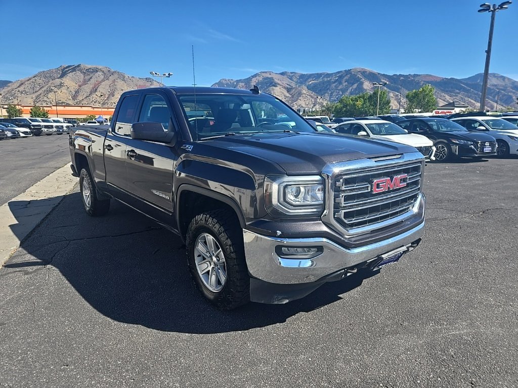 Used 2016 GMC Sierra 1500 SLE w/ SLE Value Package AWD/4WD image 3