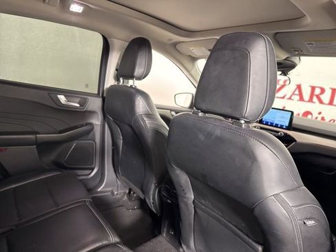 Used 2022 Ford Escape SEL image 19