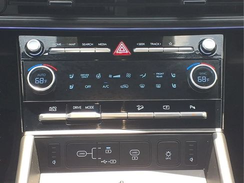 Used 2025 Hyundai Santa Fe Calligraphy FWD image 21