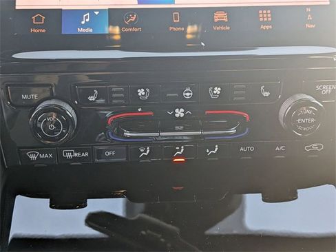 New 2025 Jeep Grand Cherokee Limited w/ Luxury Tech Group II image 23