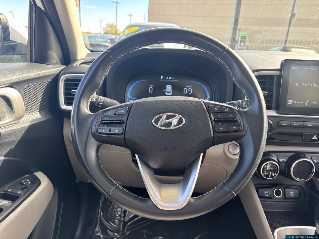 Certified 2025 Hyundai Venue SEL FWD image 49