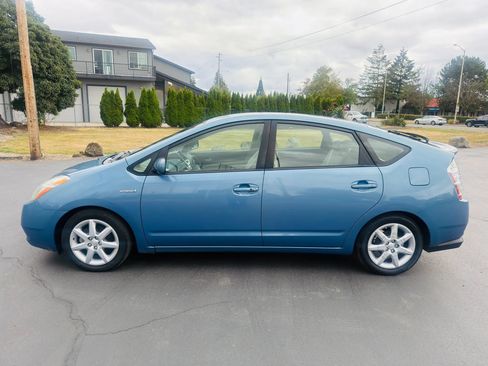 Used 2007 Toyota Prius Touring FWD image 2