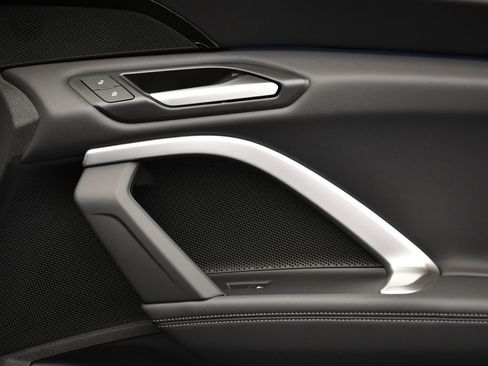 Used 2025 Audi Q5 Premium w/ Convenience Package image 45