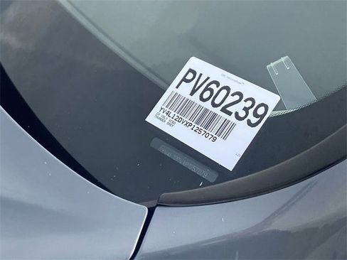 Certified 2023 Volvo XC60 B5 Core w/ Climate Package image 33