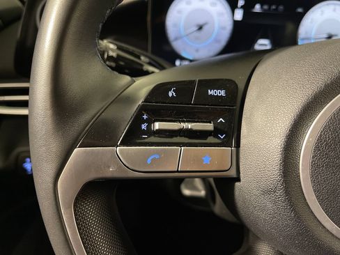Certified 2025 Hyundai Elantra SEL FWD image 28