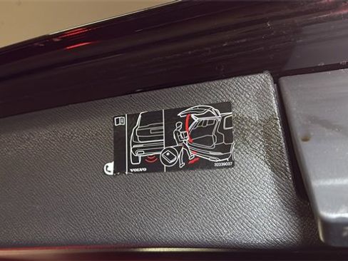 Used 2021 Volvo XC90 T5 Momentum w/ Advanced Package image 18