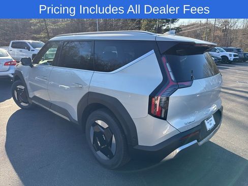 New 2026 Kia EV9 Wind AWD/4WD image 18