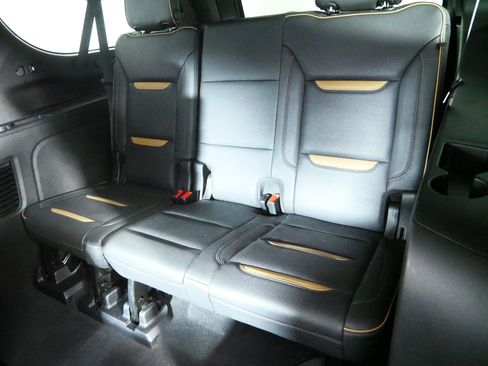 Used 2021 GMC Yukon XL AT4 w/ AT4 Premium Package image 33