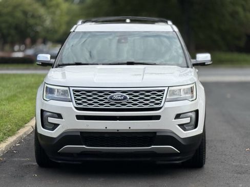 Used 2017 Ford Explorer Platinum image 4