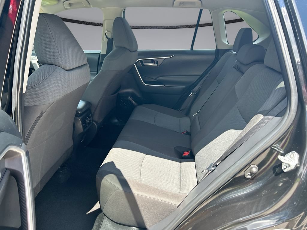 Used 2025 Toyota RAV4 XLE FWD image 30