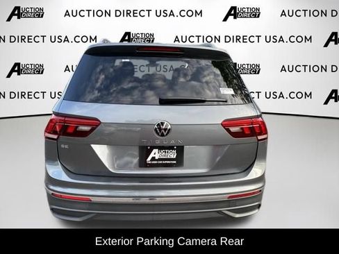 Used 2023 Volkswagen Tiguan SE w/ Panoramic Sunroof Package FWD image 5