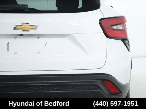 Used 2024 Chevrolet Trax LS FWD image 43