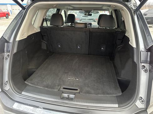 Used 2022 Nissan Rogue SV w/ SV Premium Package image 5