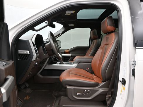 Used 2018 Ford F150 King Ranch w/ Equipment Group 601A Luxury AWD/4WD image 9