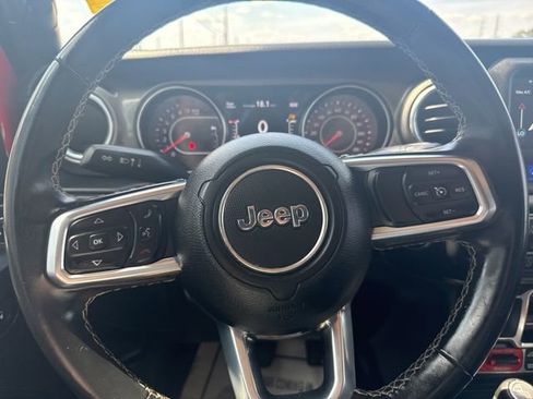 Used 2021 Jeep Gladiator Rubicon AWD/4WD image 15