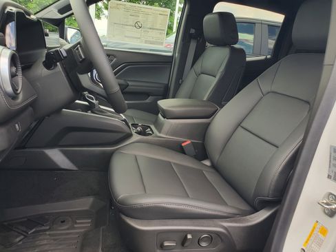 New 2025 Chevrolet Colorado LT w/ LT Convenience Package image 4